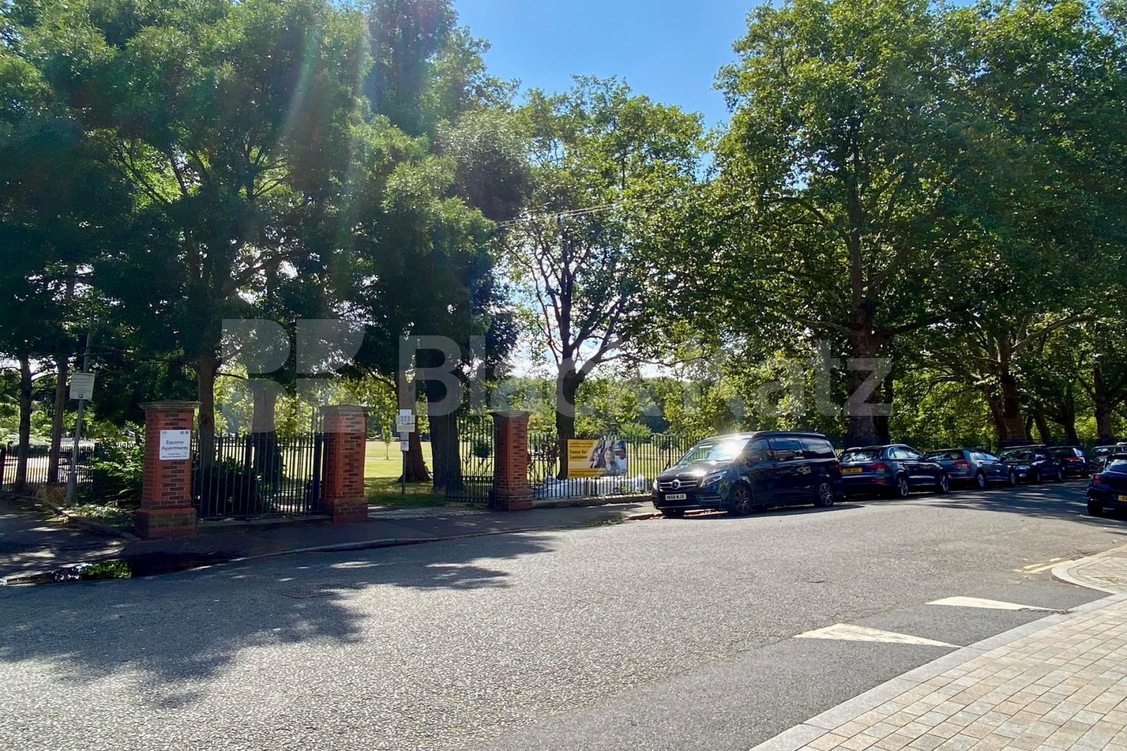 larger than average period conversion with separate kitchen diner  Hicks Street, Surrey Quays